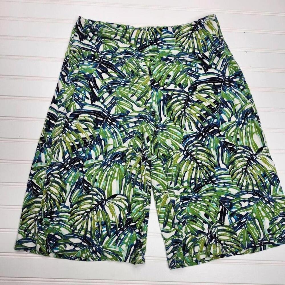 J. Jill Wearever Collection Blue Green Tropical Leaf Smooth-Fit Shorts Medium